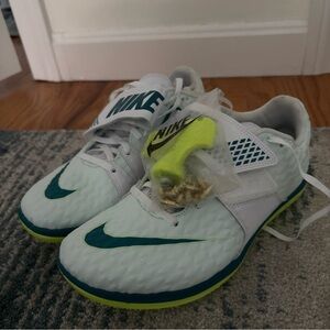 Nike High Jump Elite White/Green Men’s Size 6 (Women’s 7.5) w/ spikes. No bag.